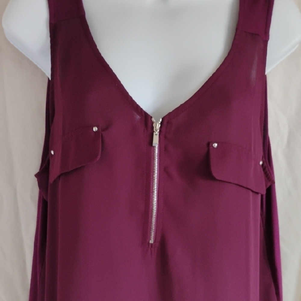 Chic V-Neck Burgundy Blouse - Picture 2 of 6